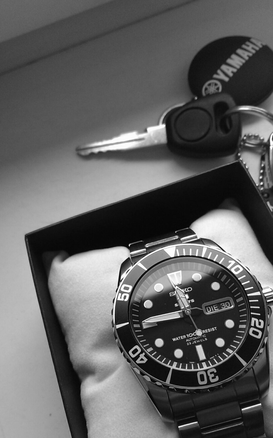 YAMAHA FZ6 SEIKO 5 SEA URCHIN